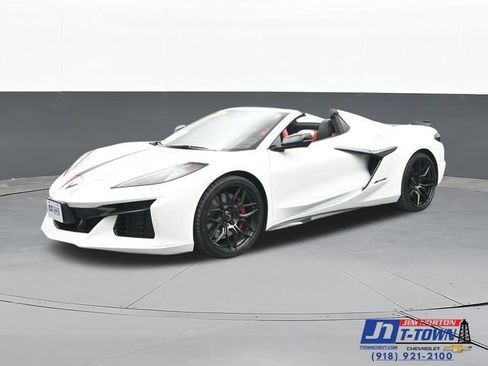 Used 2024 Chevrolet Corvette Z06 RWD image 5
