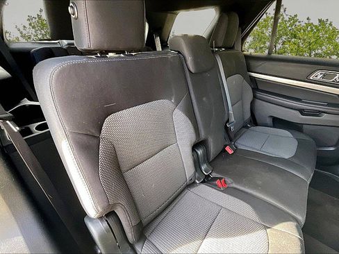 Used 2019 Ford Explorer XLT FWD image 24