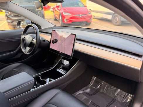 Used 2018 Tesla Model 3 Mid Range RWD image 23