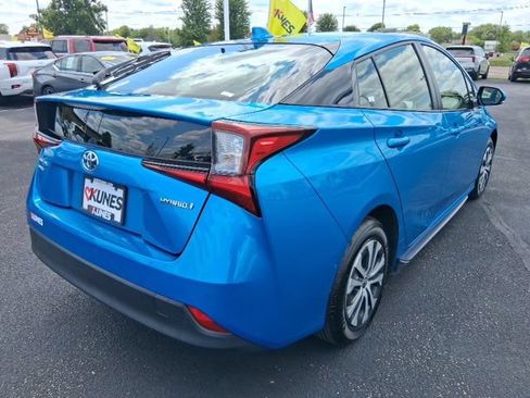 Used 2020 Toyota Prius LE AWD/4WD image 6