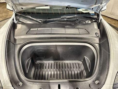 Used 2023 Tesla Model Y Performance image 34