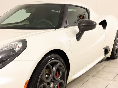 Used 2015 Alfa Romeo 4C Coupe w/ Leather Interior Group image 30
