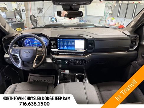 Used 2023 Chevrolet Silverado 1500 LT Trail Boss w/ LPO, Dark Essentials Package AWD/4WD image 6