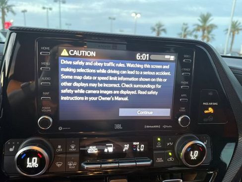 Used 2021 Toyota Highlander XSE FWD image 20