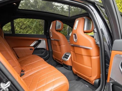 Used 2023 BMW 740i w/ Luxury Rear Seating Package RWD image 37