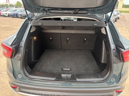 Used 2025 Chevrolet Trax LT FWD image 30