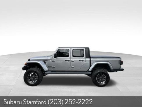 Used 2020 Jeep Gladiator Overland AWD/4WD image 4
