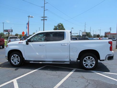 Used 2023 Chevrolet Silverado 1500 LTZ AWD/4WD image 6