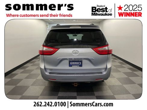 Used 2015 Toyota Sienna LE FWD image 4