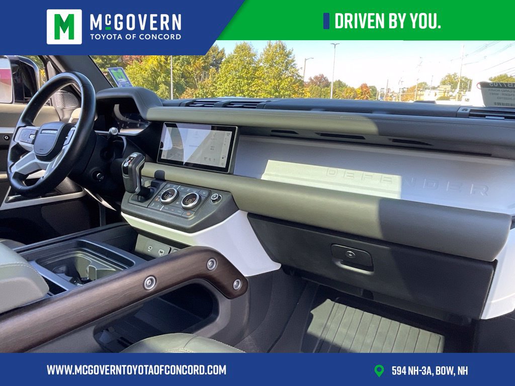 Used 2020 Land Rover Defender 110 HSE AWD/4WD image 32