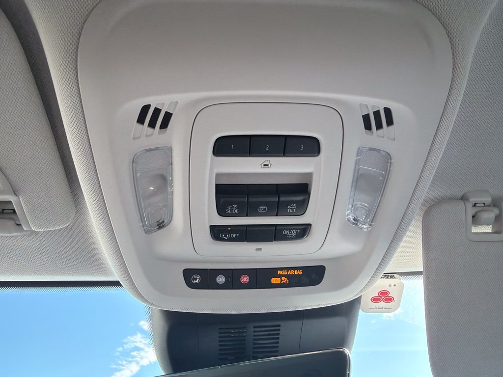 Used 2024 Buick Envision Avenir AWD/4WD image 20