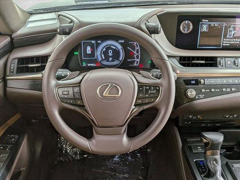 Used 2021 Lexus ES 300h w/ Premium Package image 15