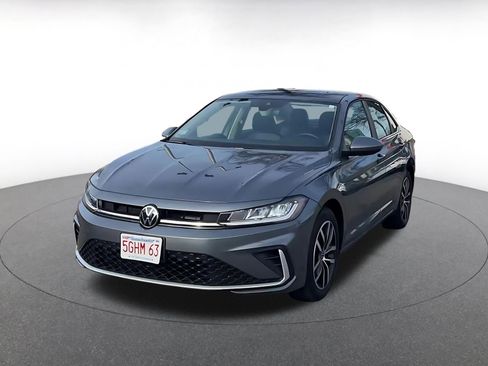 Used 2025 Volkswagen Jetta SE image 7