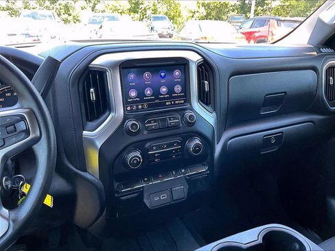 Used 2020 Chevrolet Silverado 1500 LT w/ LT Value Package AWD/4WD image 19