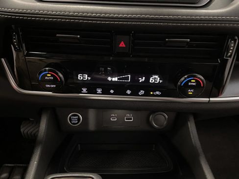 Used 2021 Nissan Rogue SV AWD/4WD image 29