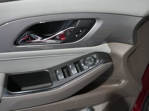 Used 2021 Chevrolet Traverse LT w/ LT Premium Package image 13