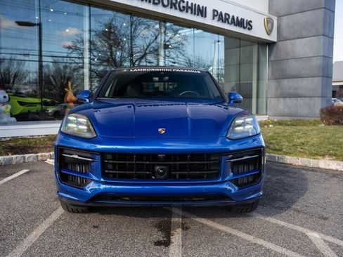 Used 2025 Porsche Cayenne GTS image 3