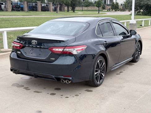 Used 2018 Toyota Camry XSE FWD image 4