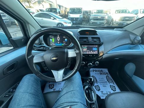 Used 2014 Chevrolet Spark LT image 5