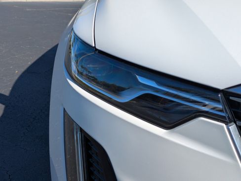 Used 2021 Cadillac XT6 Premium Luxury image 9