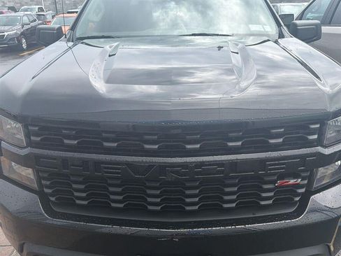 Used 2021 Chevrolet Silverado 1500 Custom Trail Boss AWD/4WD image 2