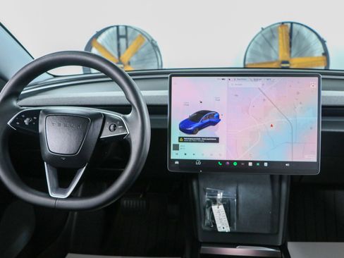 Used 2025 Tesla Model 3 Long Range AWD/4WD image 16
