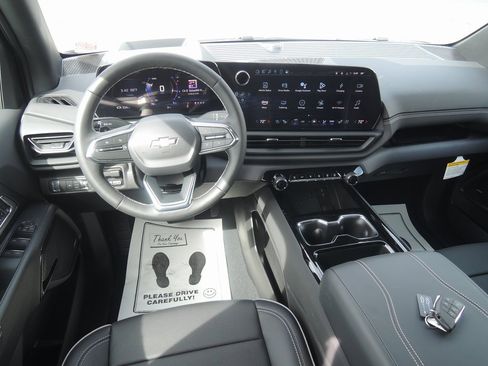 New 2025 Chevrolet Silverado EV LT image 12