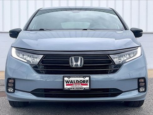 Used 2023 Honda Odyssey Sport image 3