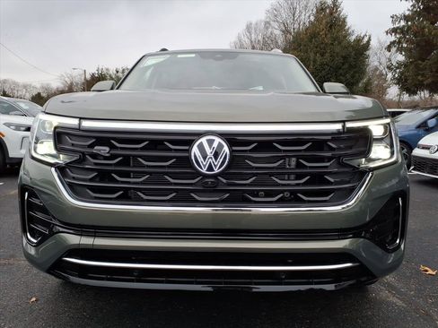 New 2026 Volkswagen Atlas SEL Premium R-Line image 2