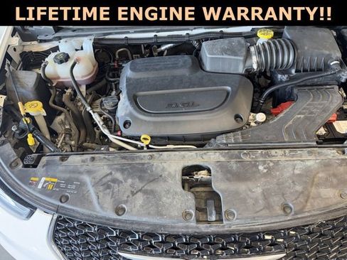 Certified 2024 Chrysler Pacifica Touring-L image 35