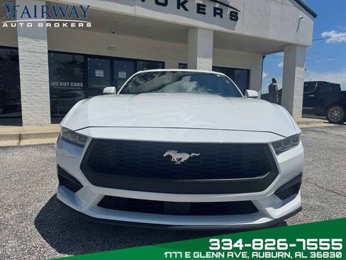 Used 2024 Ford Mustang Premium image 3