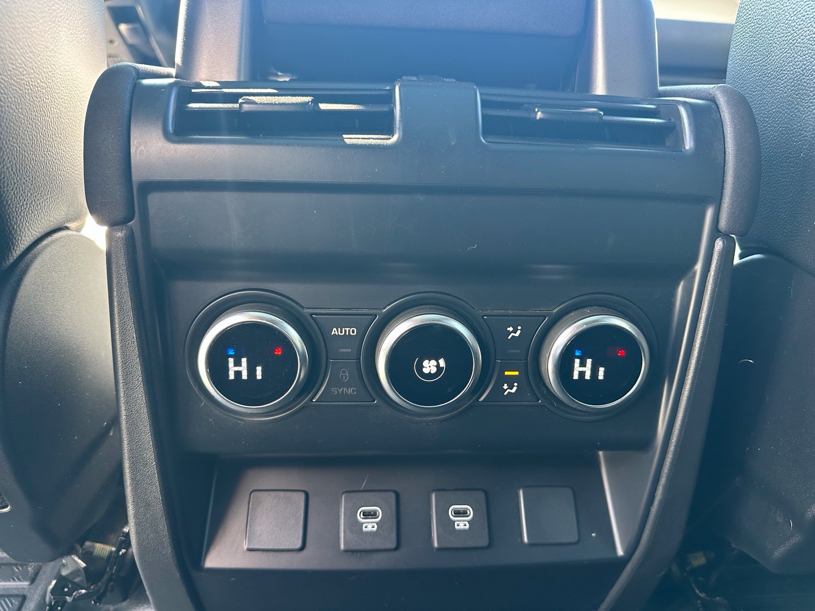 Used 2023 Land Rover Defender 110 S AWD/4WD image 20
