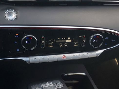 Used 2023 Genesis GV70 2.5T w/ Sport Prestige Package image 26