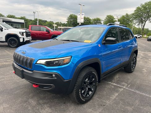 Used 2022 Jeep Cherokee Trailhawk w/ Premium Leather Package AWD/4WD image 1