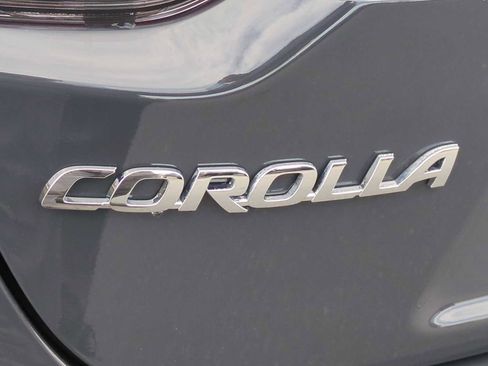 Used 2025 Toyota Corolla LE image 9