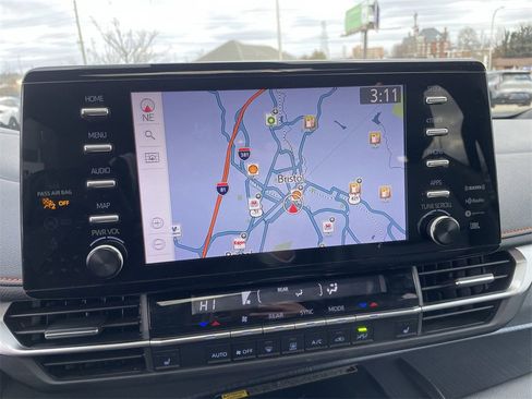 Used 2022 Toyota Sienna XSE image 15