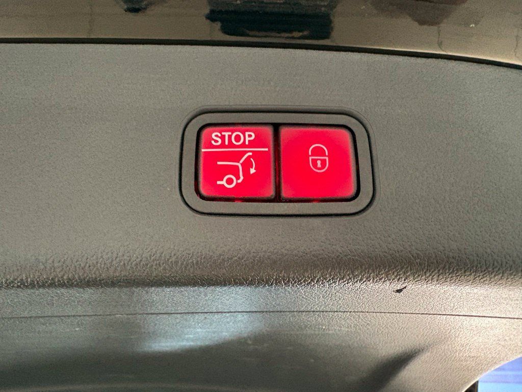 Used 2023 Mercedes-Benz GLC 300 4MATIC image 18