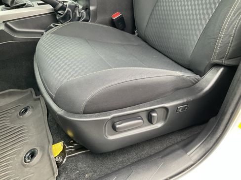 Used 2023 Toyota Tacoma SR5 w/ Trail Edition image 34