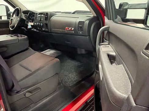 Used 2011 GMC Sierra 2500 SLE w/ SLE Preferred Package AWD/4WD image 39