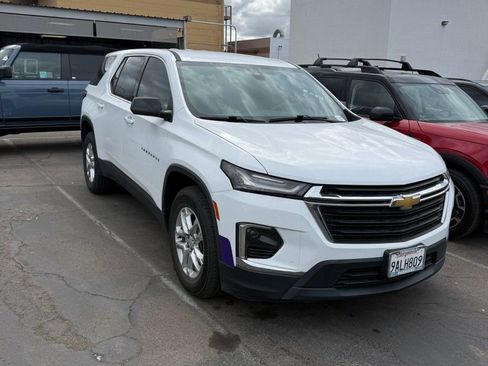 Used 2022 Chevrolet Traverse LS FWD image 3