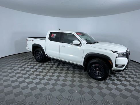 Certified 2025 Nissan Frontier PRO-4X image 2