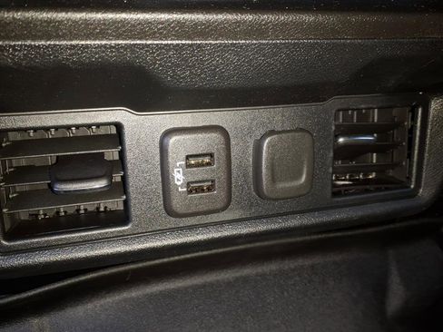 Used 2019 GMC Sierra 1500 Elevation w/ Elevation Value Package image 12