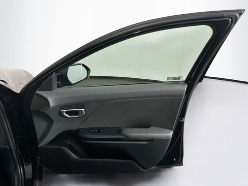 Used 2025 Kia K4 FWD image 32