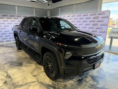 Used 2024 Chevrolet Silverado EV W/T AWD/4WD image 5