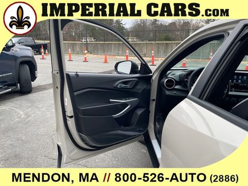 New 2026 Chevrolet Trax RS w/ Sunroof Package image 22