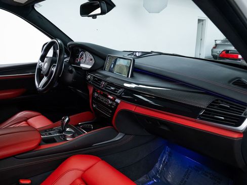 Used 2018 BMW X5 M image 27