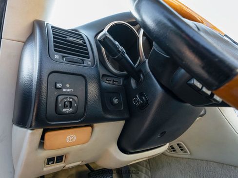 Used 2003 Lexus SC 430 Convertible image 45