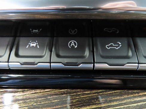 Used 2025 GMC Sierra 1500 Elevation image 53