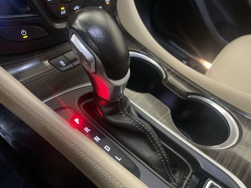 Used 2019 Buick Envision Essence FWD image 10