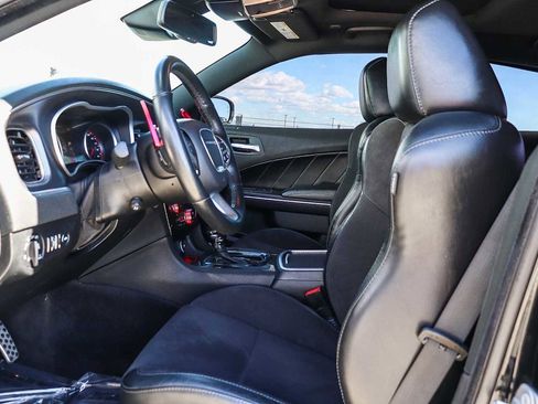 Used 2017 Dodge Charger R/T Scat Pack w/ Technology Group image 19